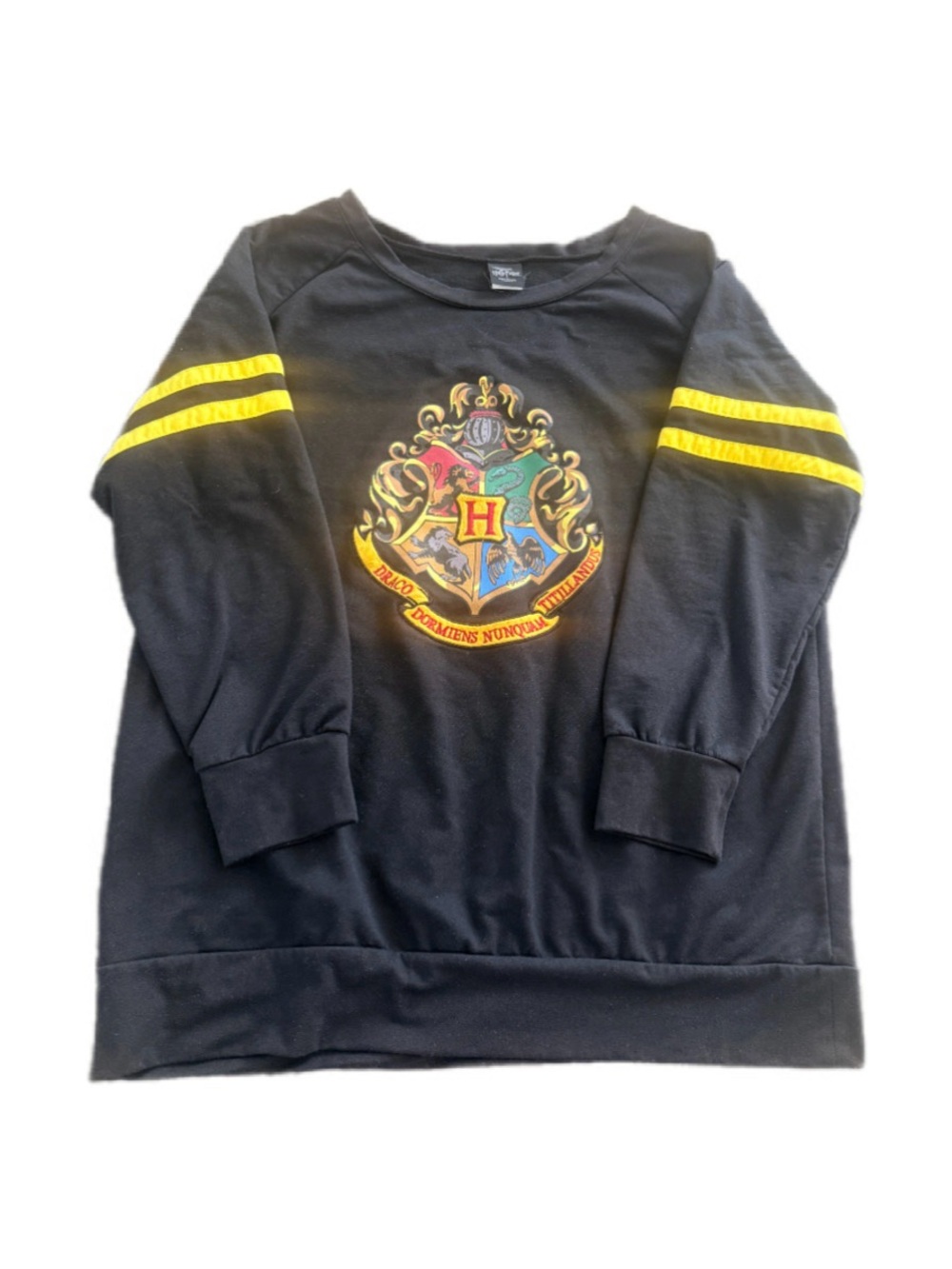 Universal Studios Harry Potter Hogwarts Crest Varsity Sweatshirt — Women’s XL